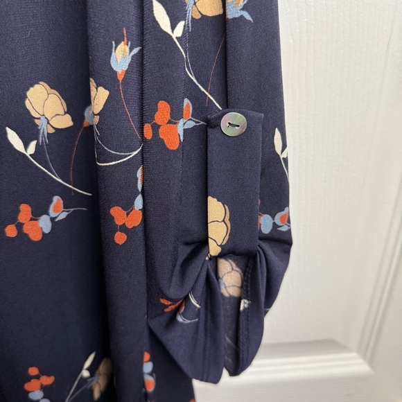 Beacon 3/4 Sleeve Blouse Navy with Cream and Red Floral Pattern Size 1X GUC - Picture 5 of 7